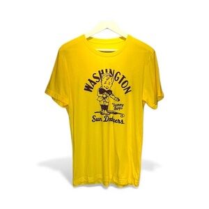 New Homefield University of Washington Retro T Shirt Huskies Medium NWOT